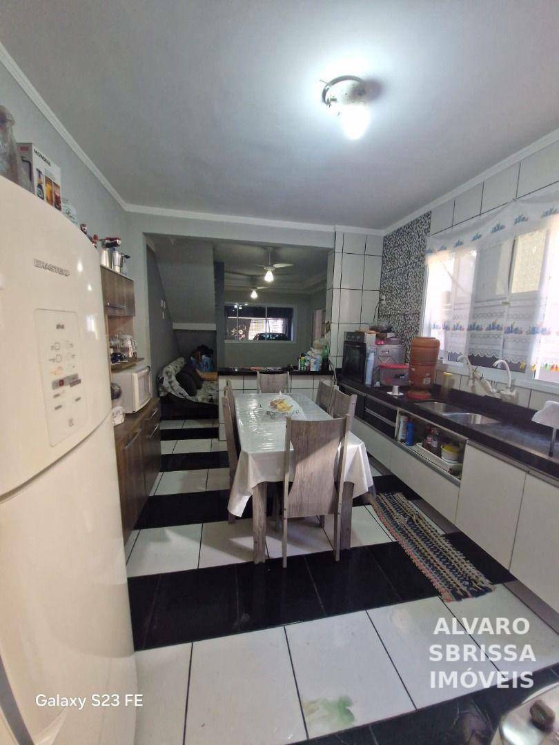 Casa à venda com 3 quartos, 114m² - Foto 8