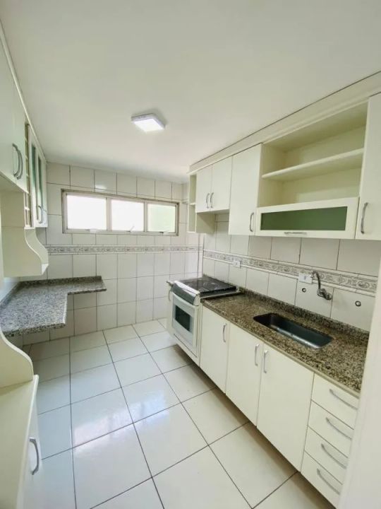 Apartamento à venda com 2 quartos, 70m² - Foto 5