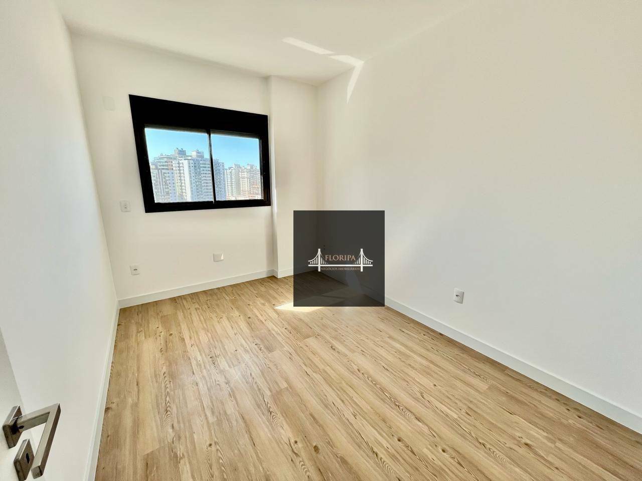 Apartamento à venda com 3 quartos, 105m² - Foto 7