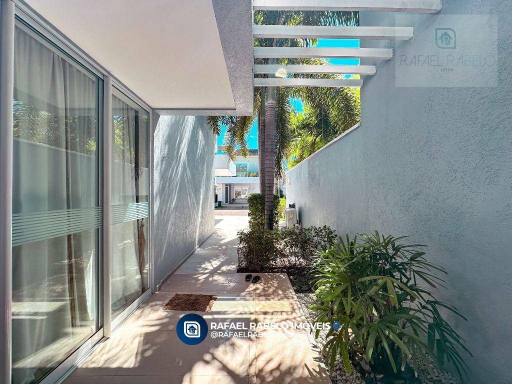 Casa de Condomínio para alugar com 4 quartos, 206m² - Foto 2