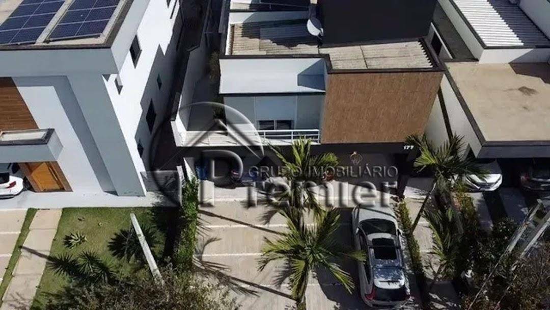 Casa de Condomínio à venda com 3 quartos, 270m² - Foto 1