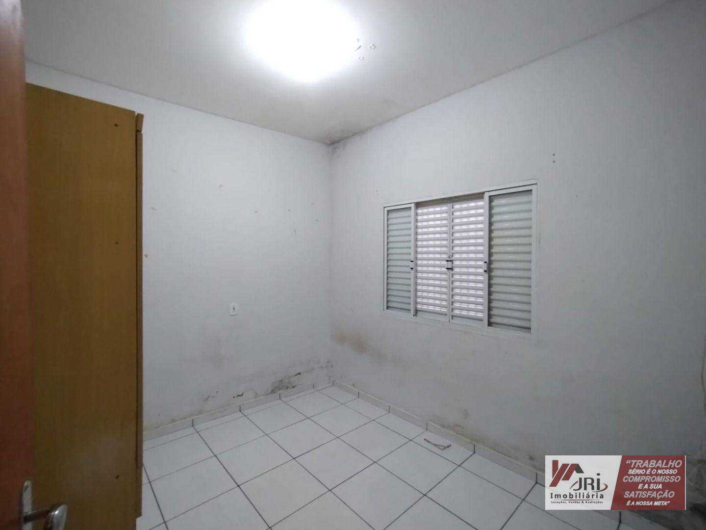 Casa para alugar com 2 quartos, 35m² - Foto 4