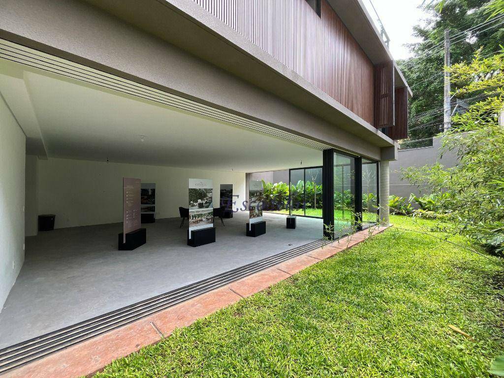 Casa de Condomínio à venda com 4 quartos, 548m² - Foto 29