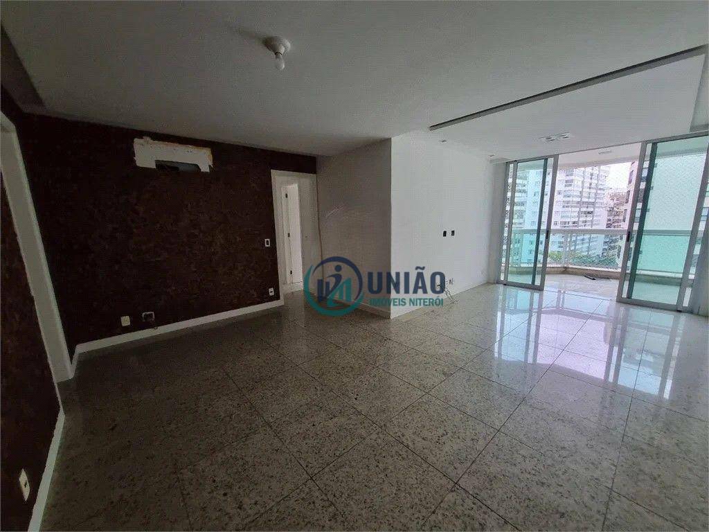 Apartamento à venda com 3 quartos, 115m² - Foto 1