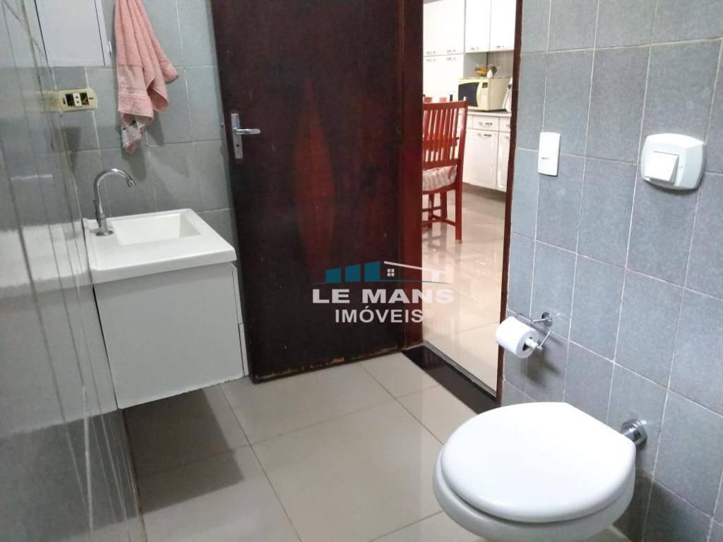 Casa à venda com 3 quartos, 188m² - Foto 8