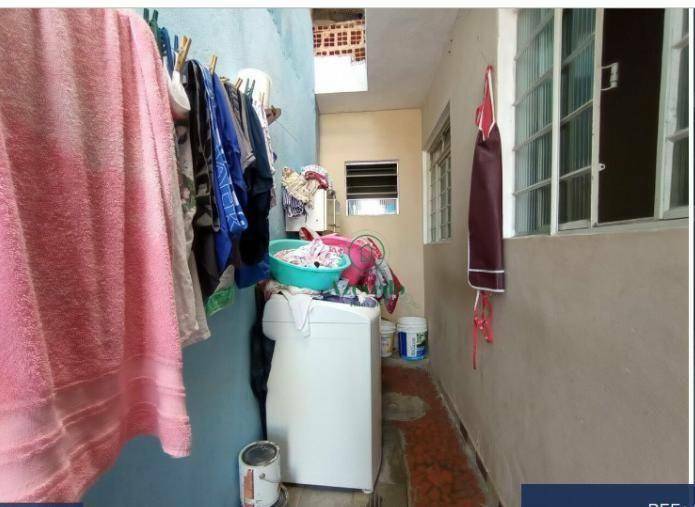 Sobrado à venda com 7 quartos, 300m² - Foto 18