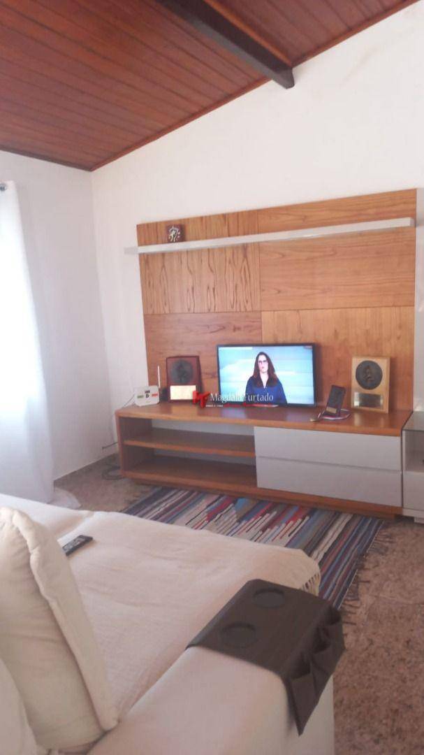 Casa à venda com 1 quarto, 70m² - Foto 3