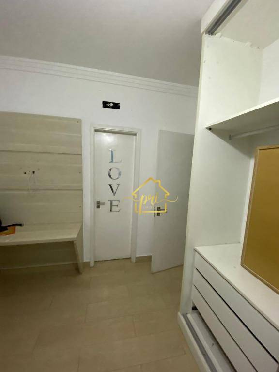 Apartamento para alugar com 3 quartos, 235m² - Foto 18