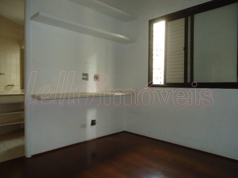 Apartamento para alugar com 3 quartos, 160m² - Foto 17