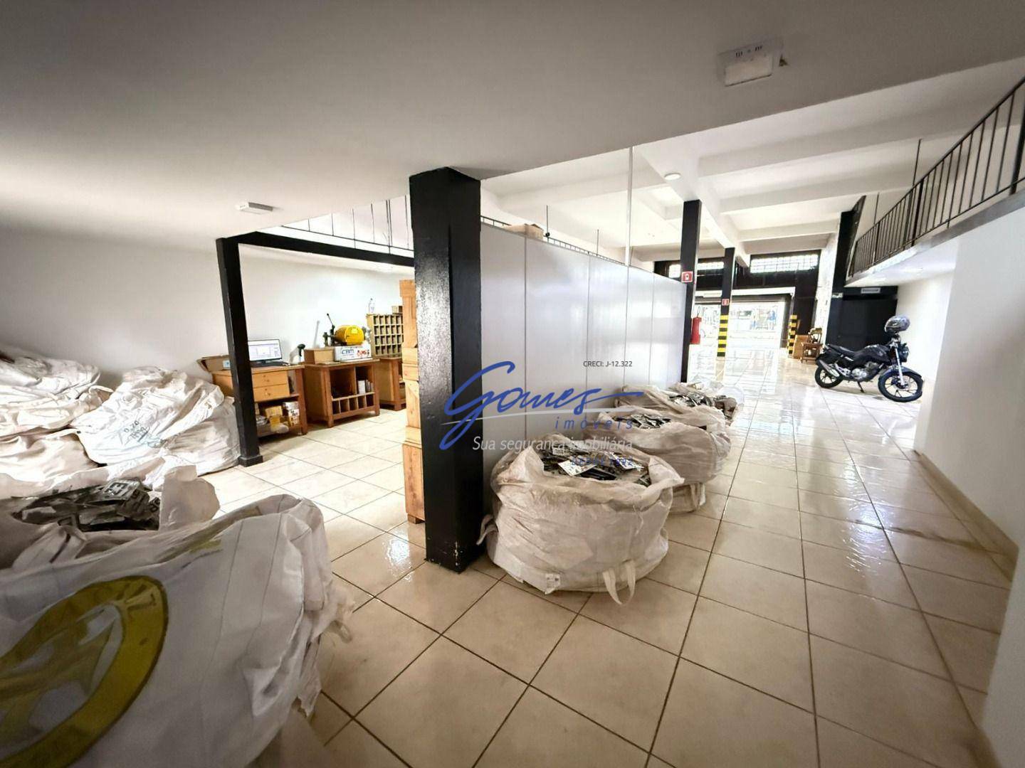 Sobrado à venda com 3 quartos, 527m² - Foto 4
