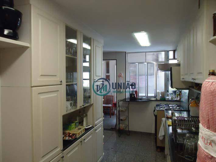 Apartamento à venda com 4 quartos, 190m² - Foto 10