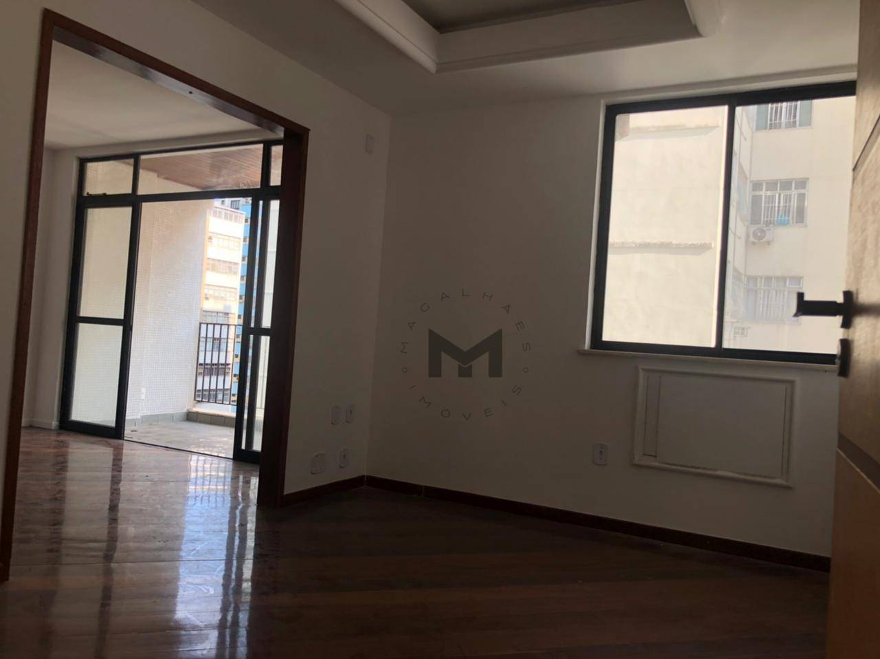 Apartamento à venda com 3 quartos, 130m² - Foto 8