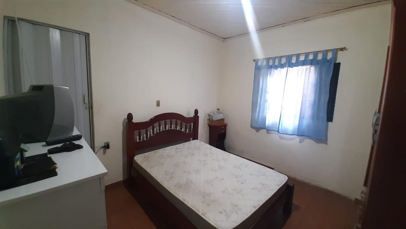 Casa à venda com 2 quartos, 100m² - Foto 2