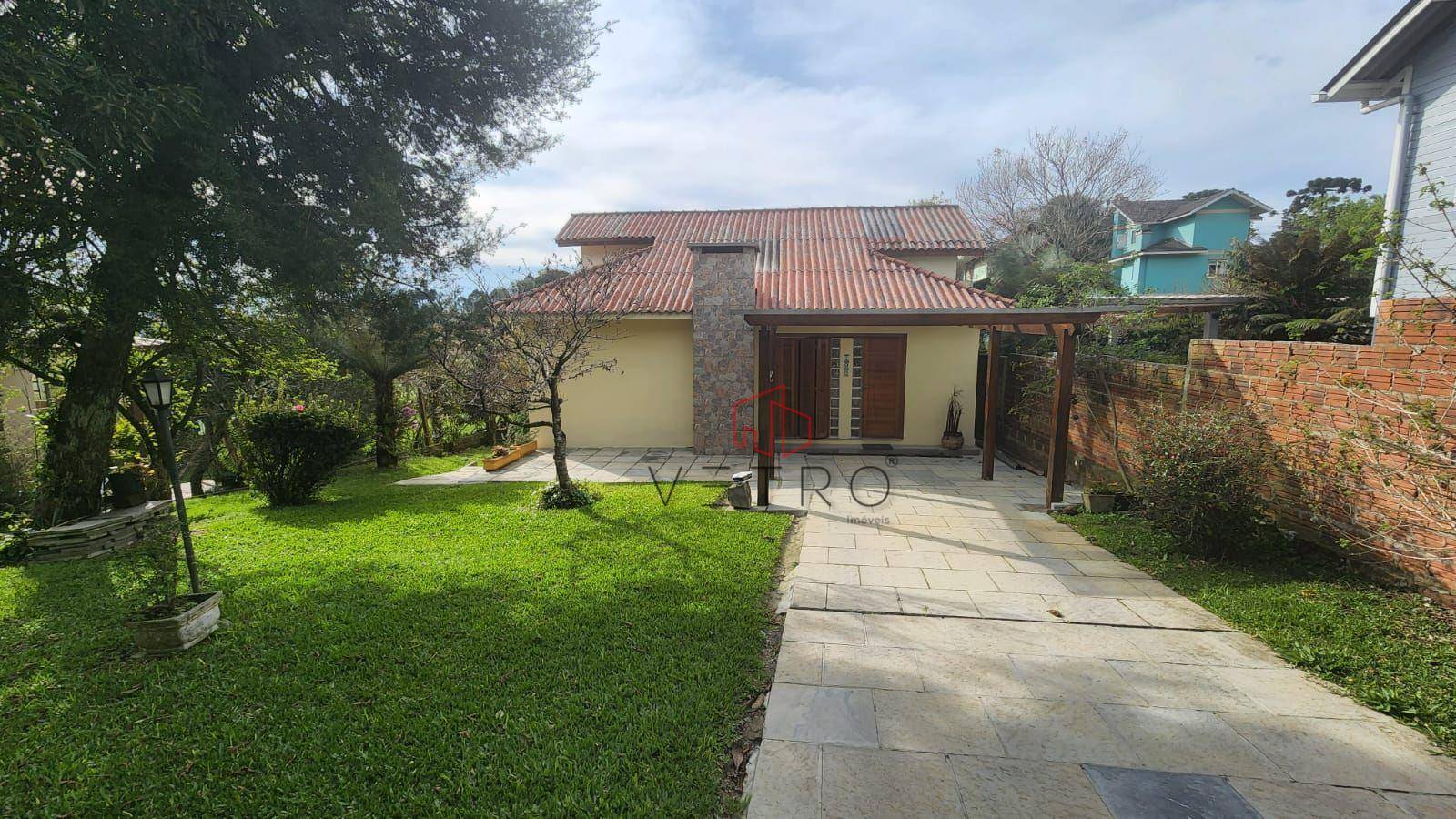 Casa à venda com 4 quartos, 160m² - Foto 1