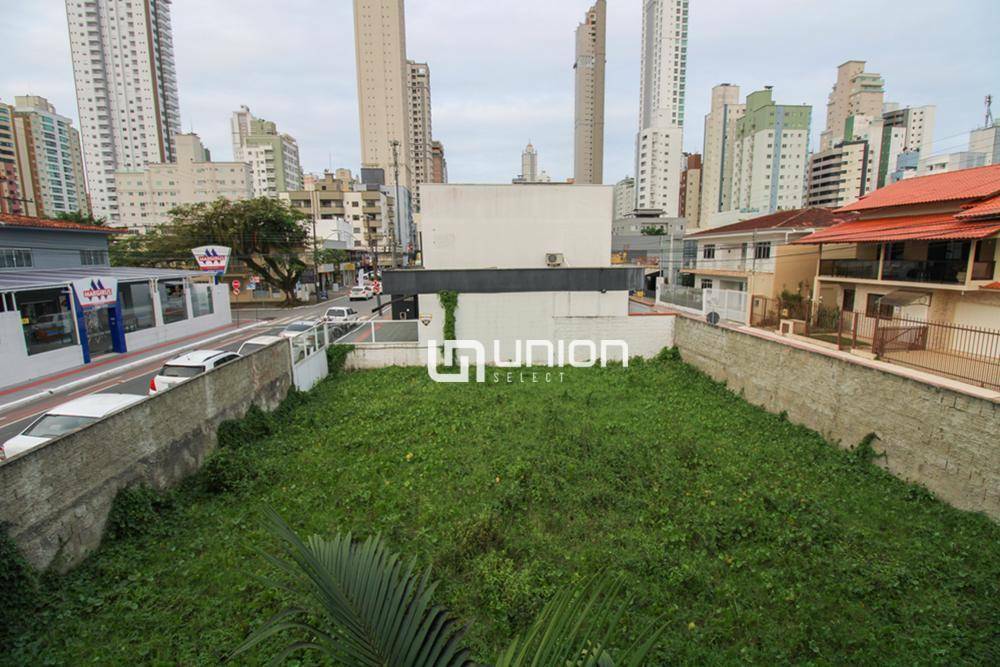 Casa à venda e aluguel com 4 quartos, 300m² - Foto 18