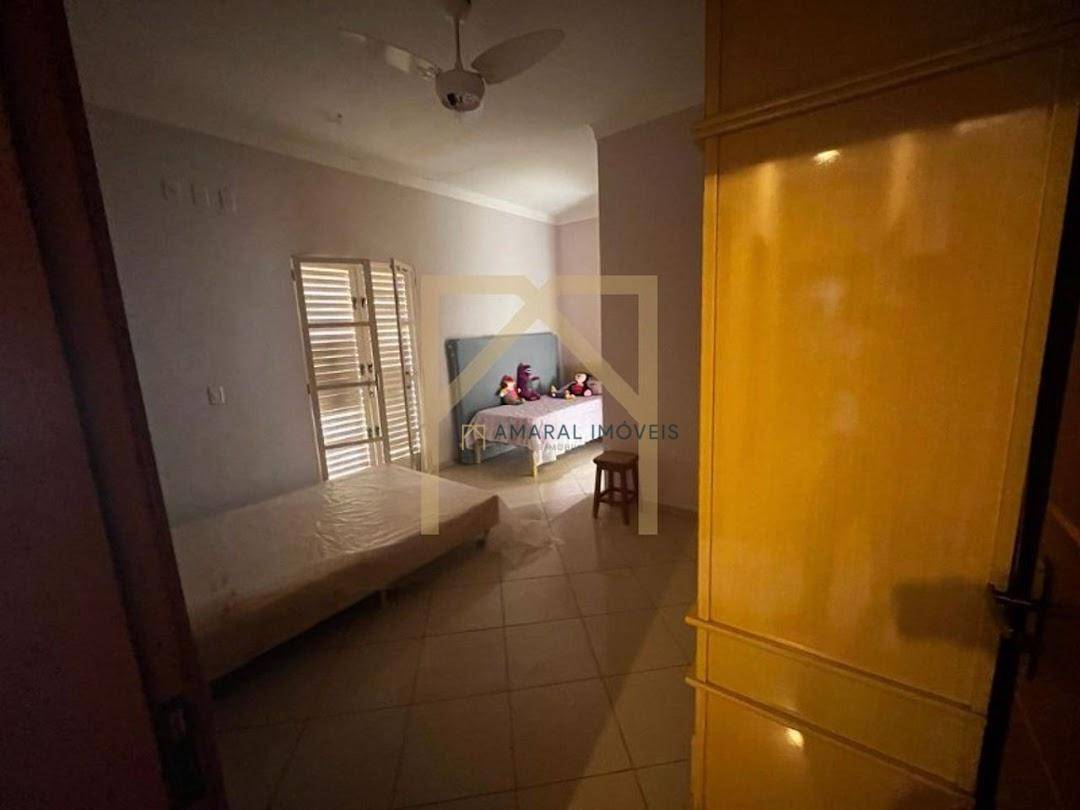 Casa à venda com 4 quartos, 400m² - Foto 27