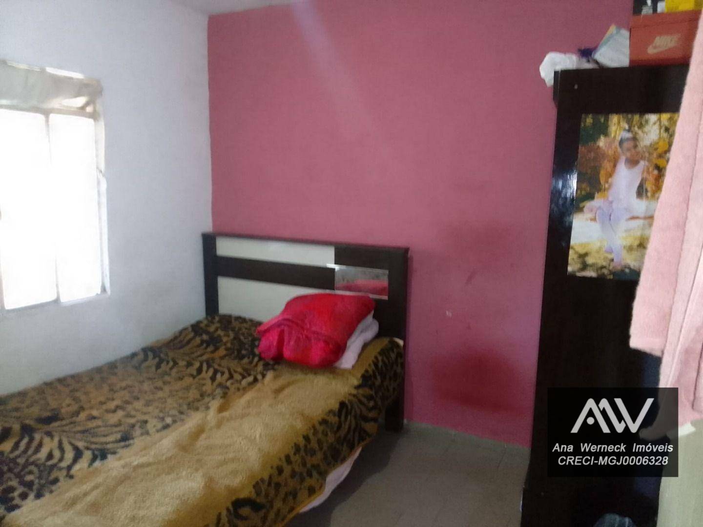 Casa à venda com 6 quartos, 200m² - Foto 12