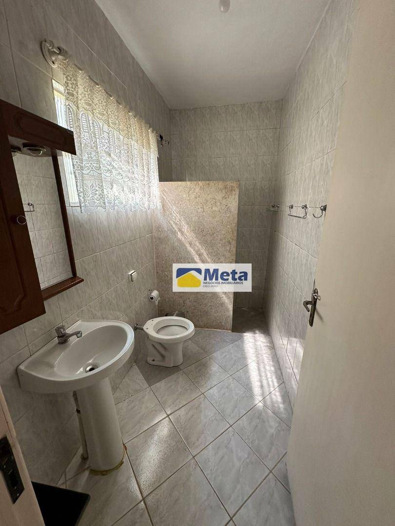 Casa para alugar com 2 quartos, 180m² - Foto 5