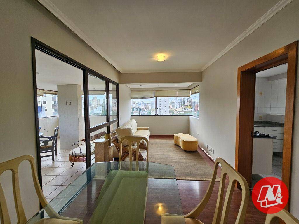 Apartamento para alugar com 3 quartos, 107m² - Foto 4