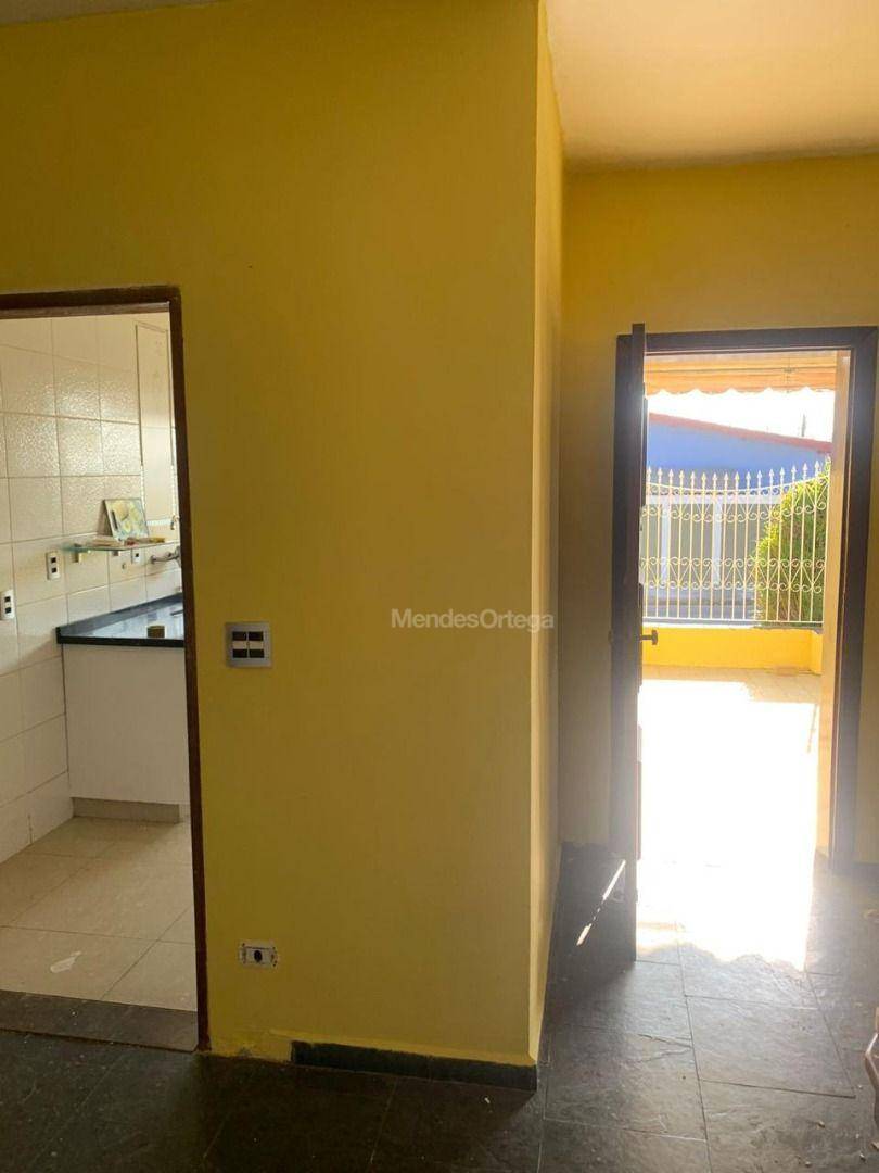 Casa para alugar com 3 quartos, 172m² - Foto 6