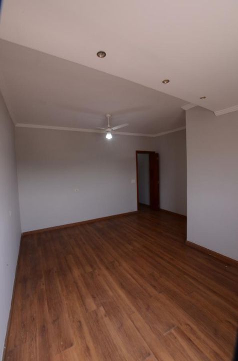 Casa à venda com 3 quartos, 60m² - Foto 14