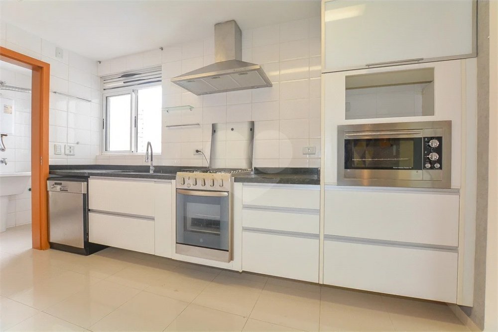 Apartamento à venda com 3 quartos, 122m² - Foto 19