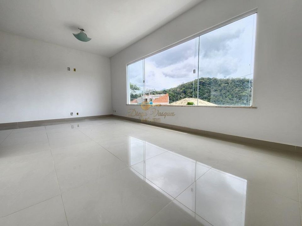 Casa de Condomínio à venda com 4 quartos, 216m² - Foto 1