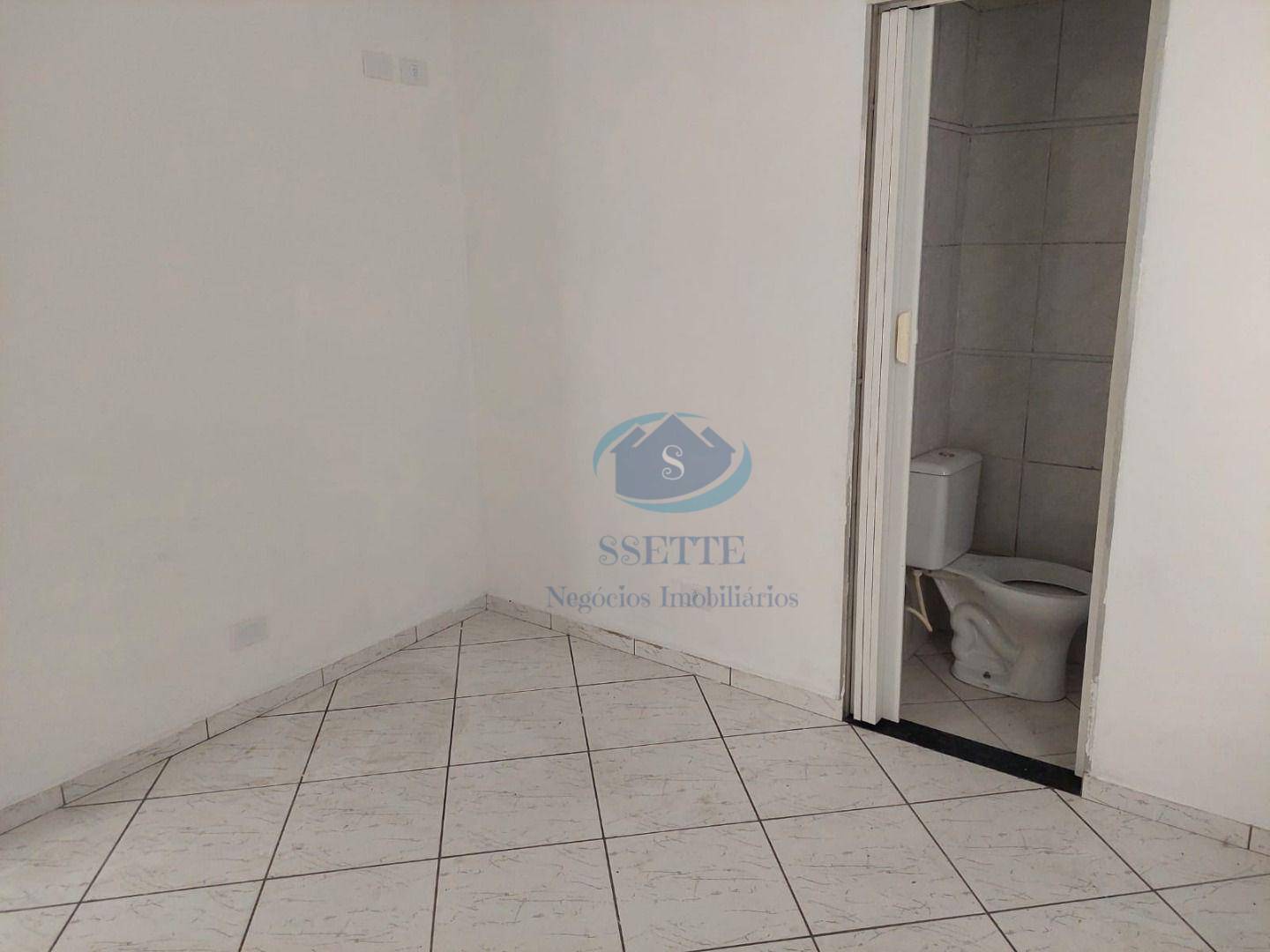 Casa para alugar com 2 quartos, 50m² - Foto 10