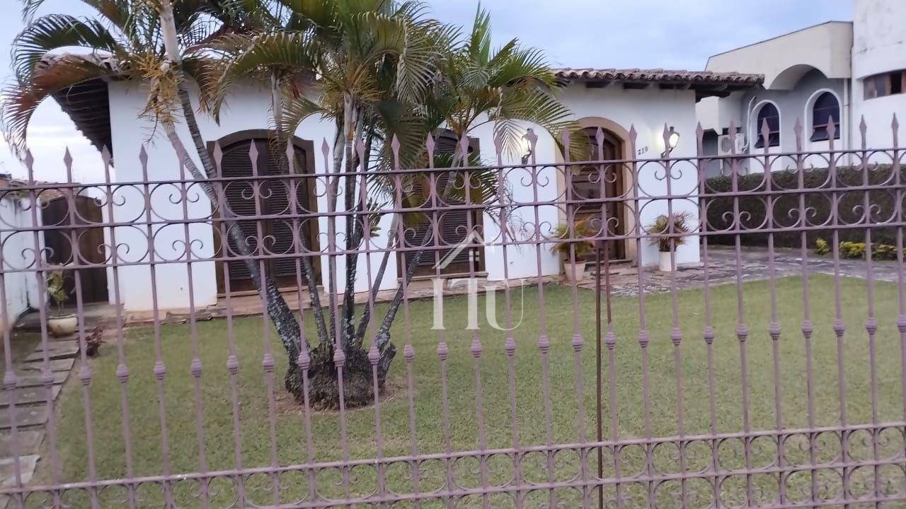 Casa à venda com 3 quartos, 290m² - Foto 1