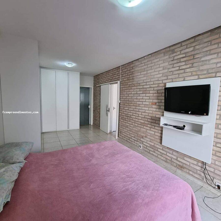 Casa à venda com 4 quartos, 220m² - Foto 9