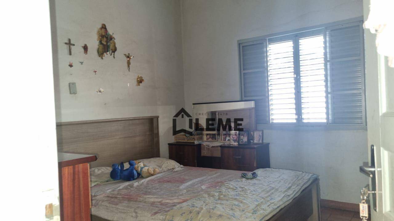 Casa à venda com 5 quartos, 197m² - Foto 6