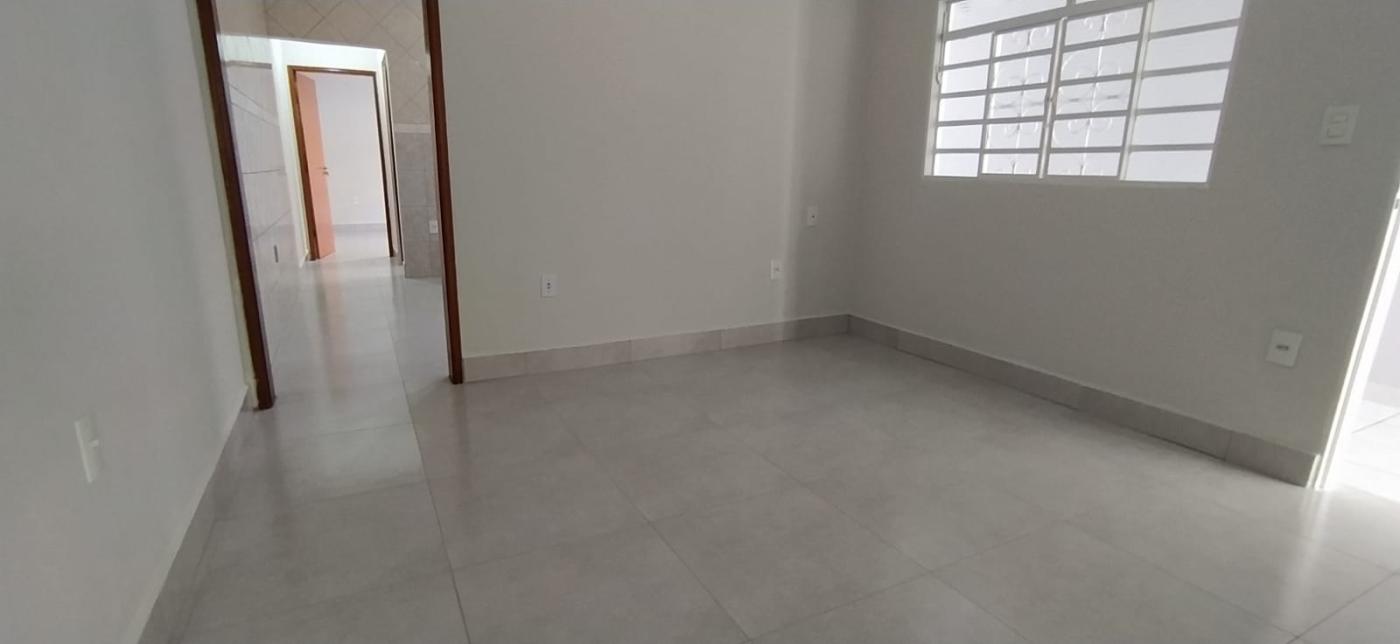 Casa à venda com 2 quartos, 84m² - Foto 4