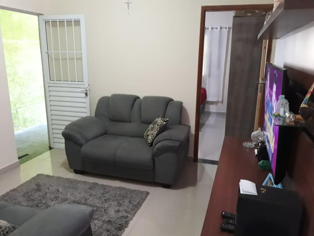 Casa à venda com 2 quartos, 125m² - Foto 1