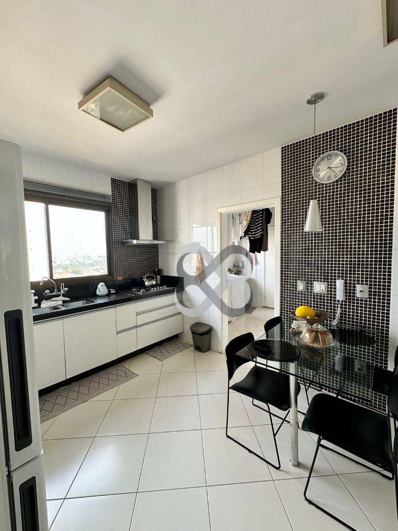 Apartamento à venda com 4 quartos, 180m² - Foto 3