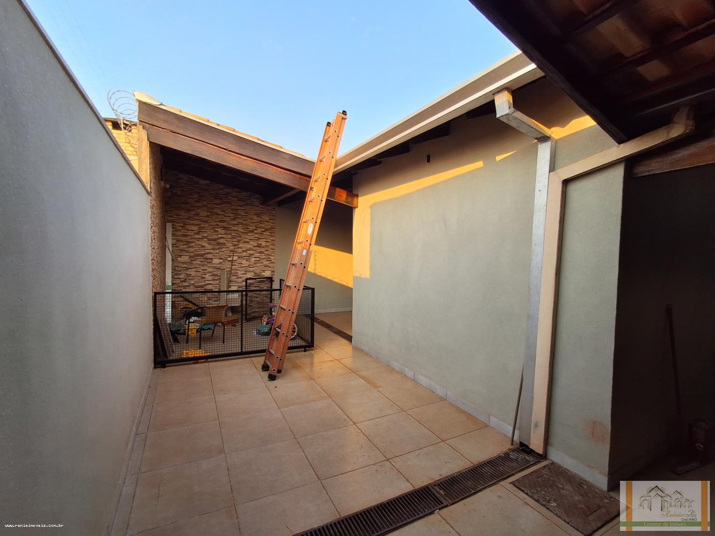 Casa à venda com 3 quartos, 200m² - Foto 18