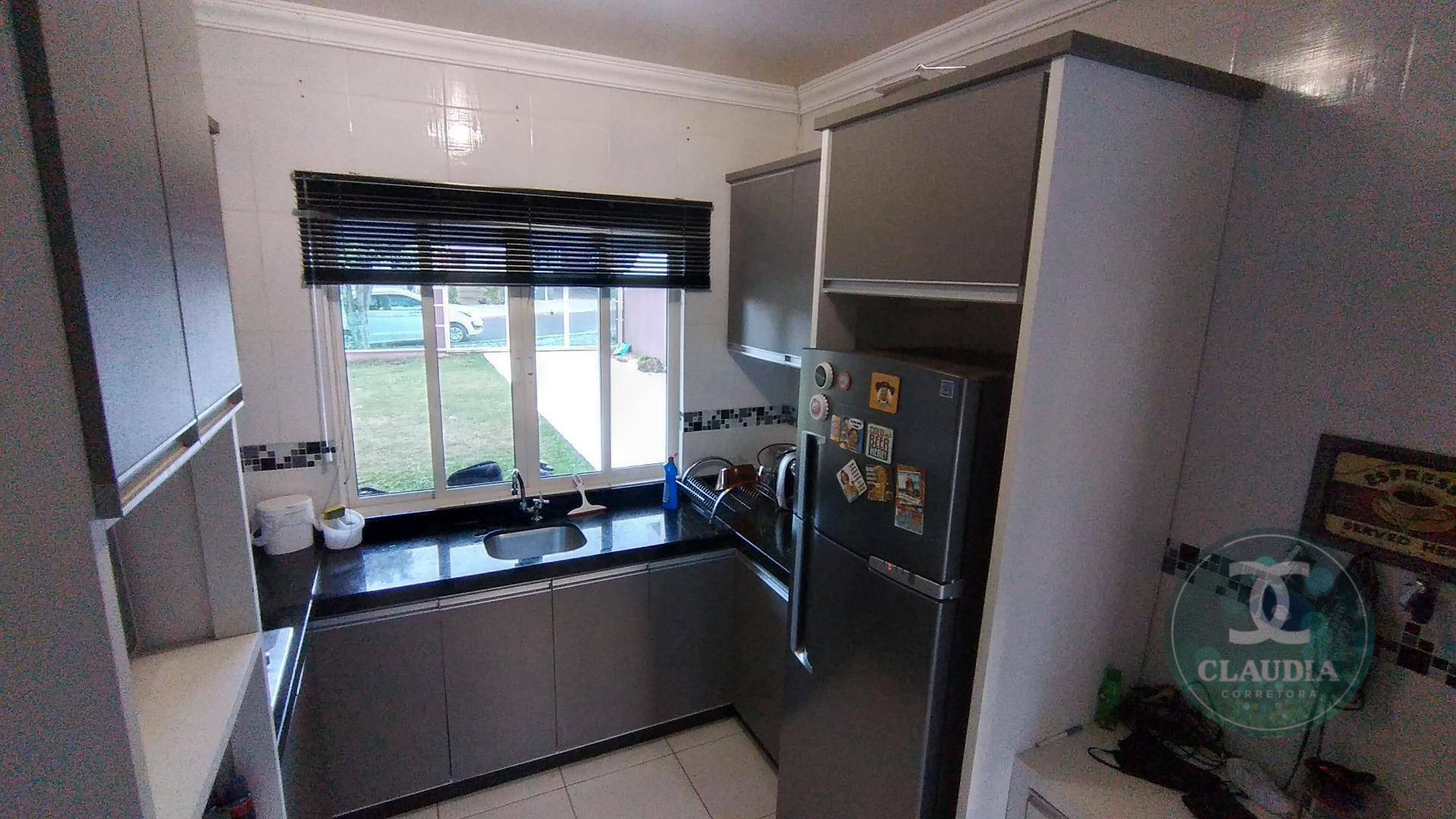 Casa à venda com 3 quartos, 180m² - Foto 8