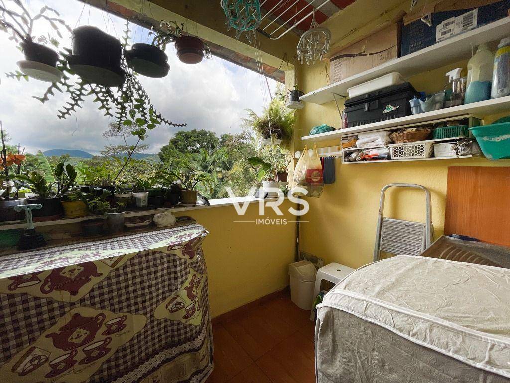 Casa à venda com 3 quartos, 60m² - Foto 11