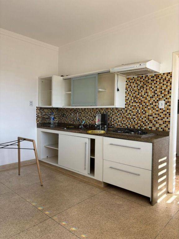 Apartamento para alugar com 3 quartos, 130m² - Foto 9
