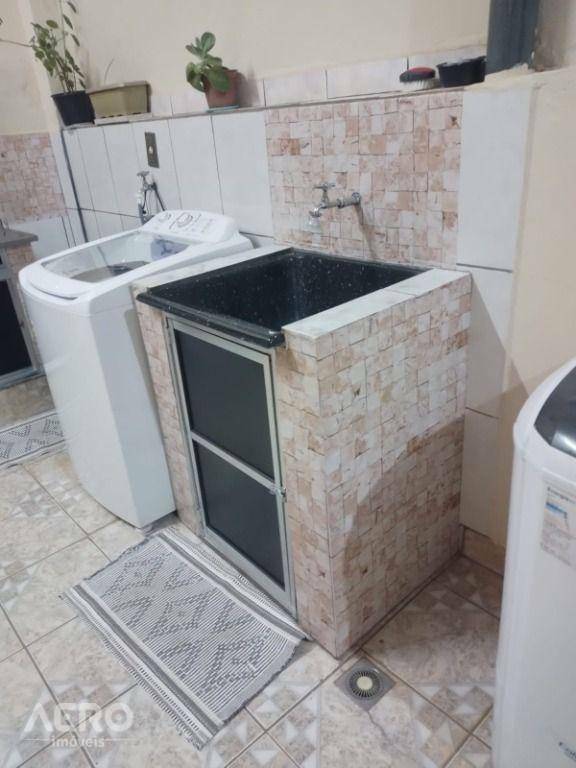 Casa à venda com 2 quartos, 167m² - Foto 31