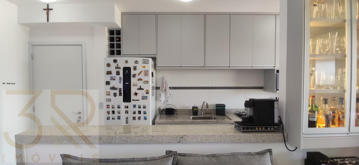 Apartamento à venda com 2 quartos, 63m² - Foto 4