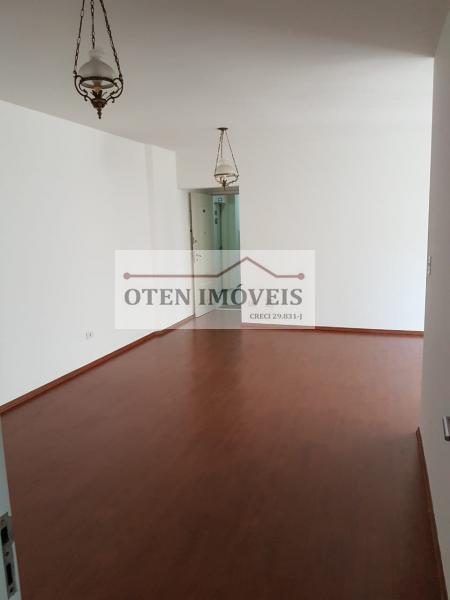 Apartamento à venda com 3 quartos, 110m² - Foto 2