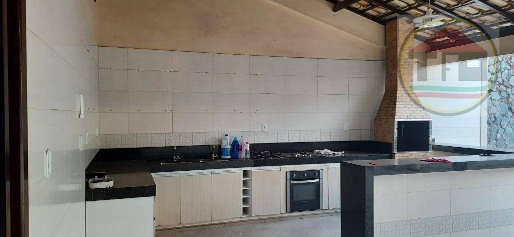 Casa para alugar com 3 quartos, 250m² - Foto 25