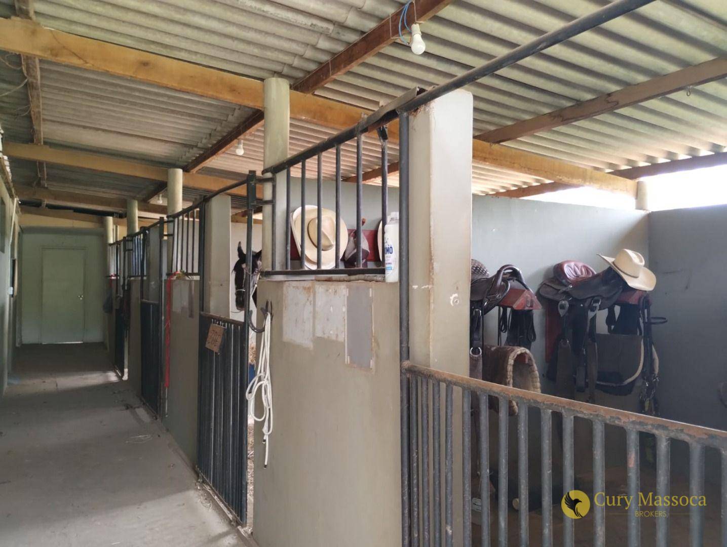 Chácara à venda com 2 quartos, 180m² - Foto 18