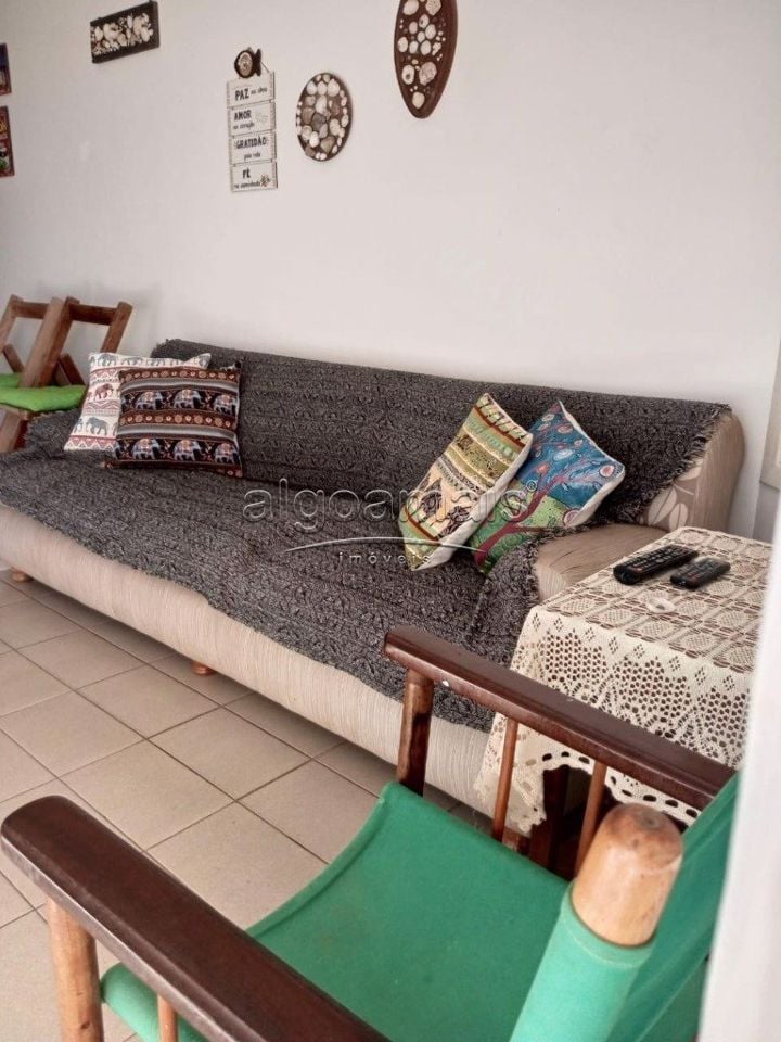 Casa à venda com 3 quartos, 130m² - Foto 2