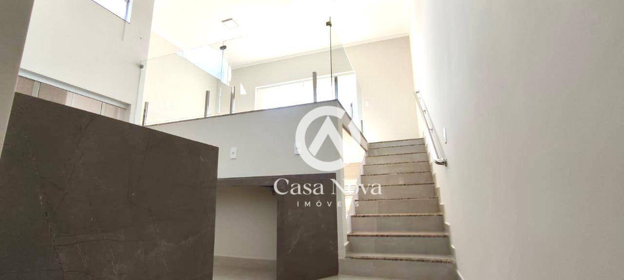 Casa à venda com 3 quartos, 137m² - Foto 2