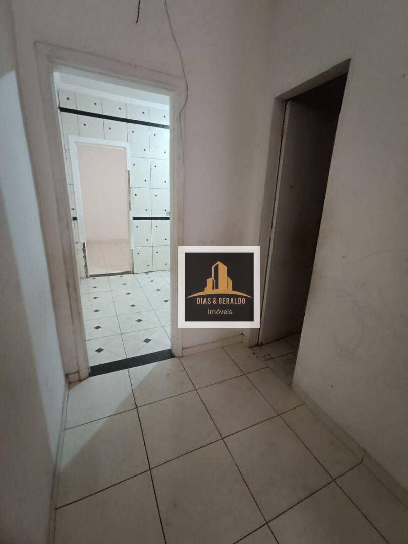 Casa à venda com 2 quartos, 118m² - Foto 12