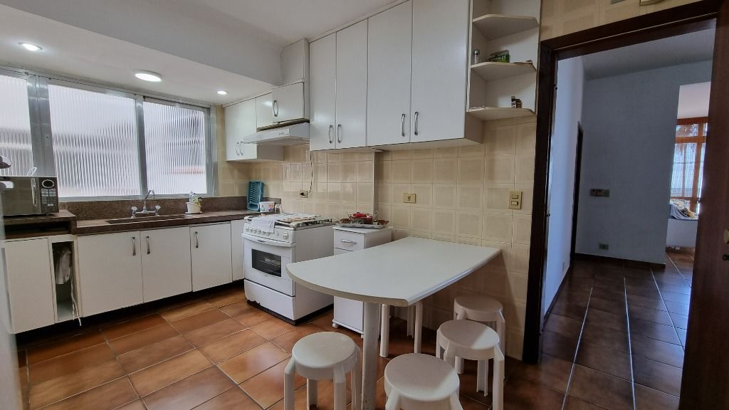 Apartamento à venda com 3 quartos, 190m² - Foto 17