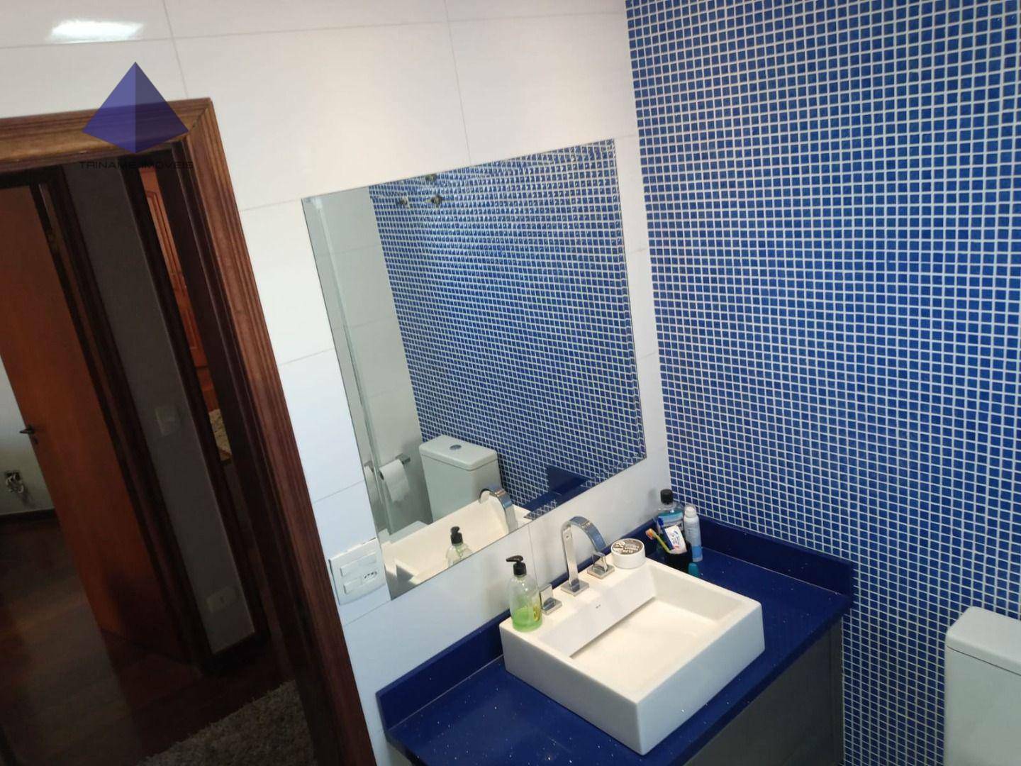 Apartamento para alugar com 3 quartos, 130m² - Foto 13