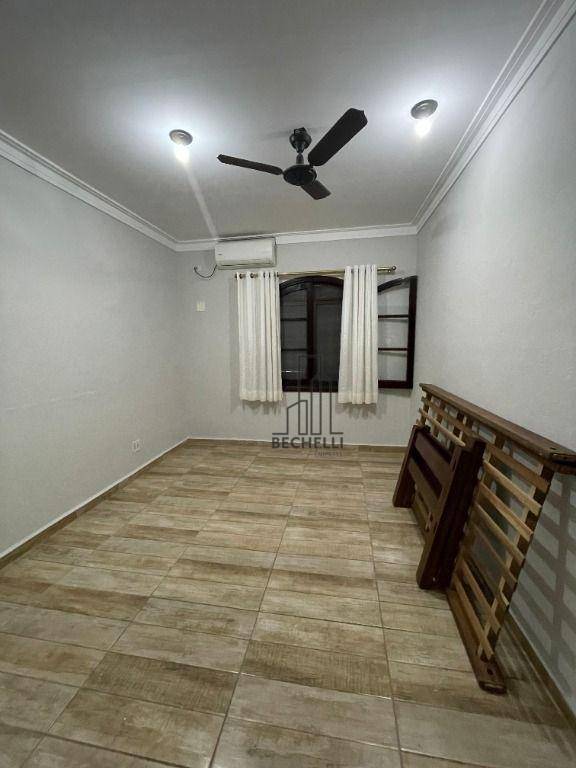 Casa para alugar com 5 quartos, 169m² - Foto 4