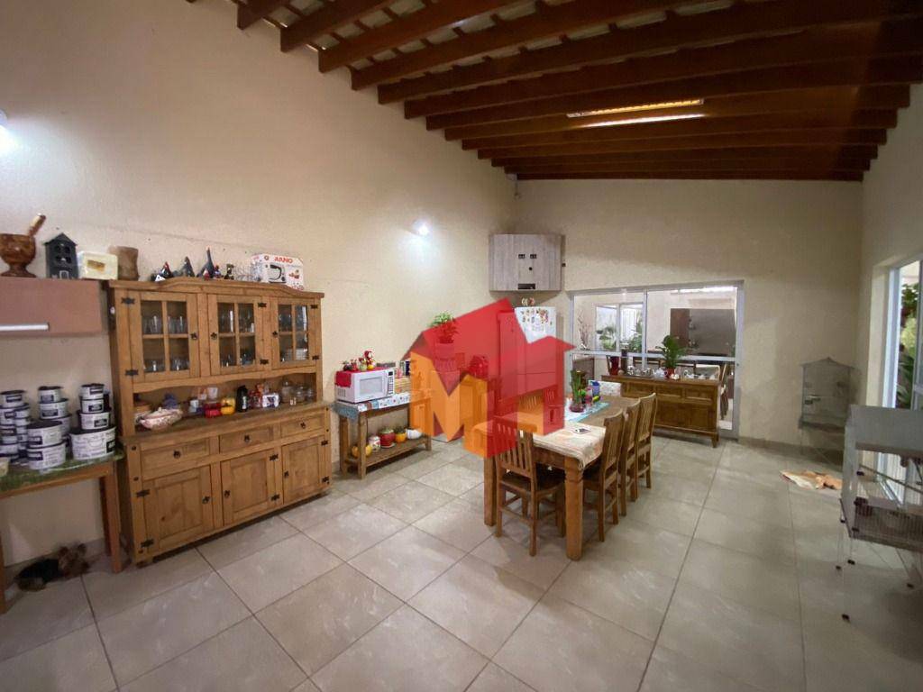 Casa à venda com 4 quartos, 305m² - Foto 14